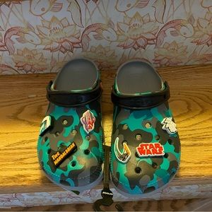 Mandalorian crocs women’s size 8 men’s size 6